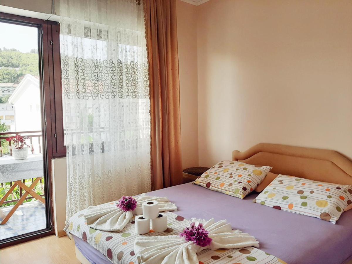 Guesthouse Dona Улцинь Екстер'єр фото