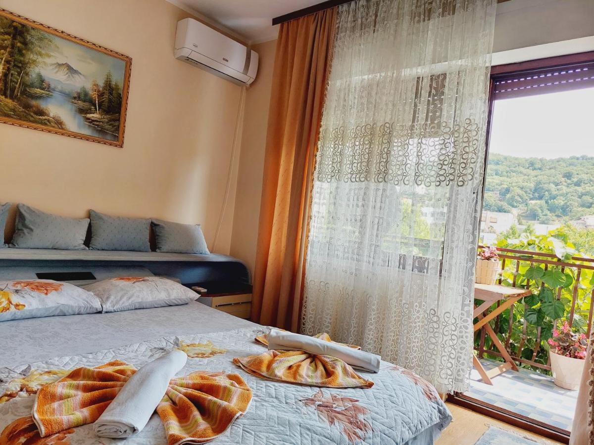 Guesthouse Dona Улцинь Екстер'єр фото