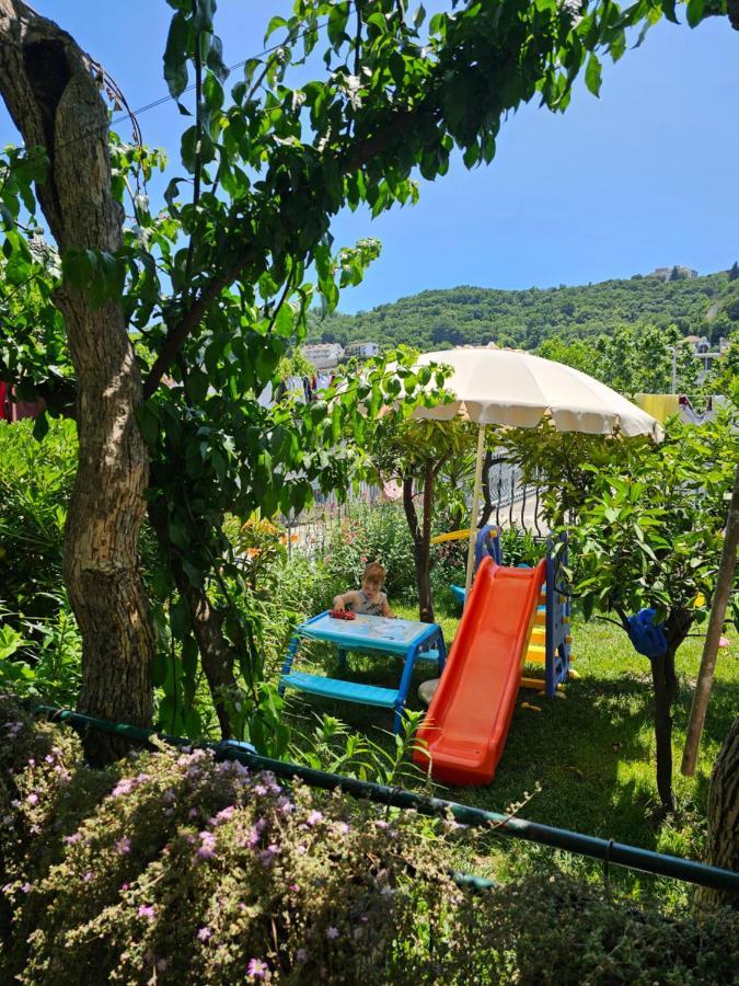 Guesthouse Dona Улцинь Екстер'єр фото